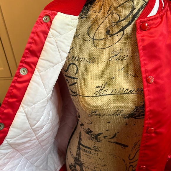 Indiana Hoosiers satin bomber jacket. - Picture 6 of 12